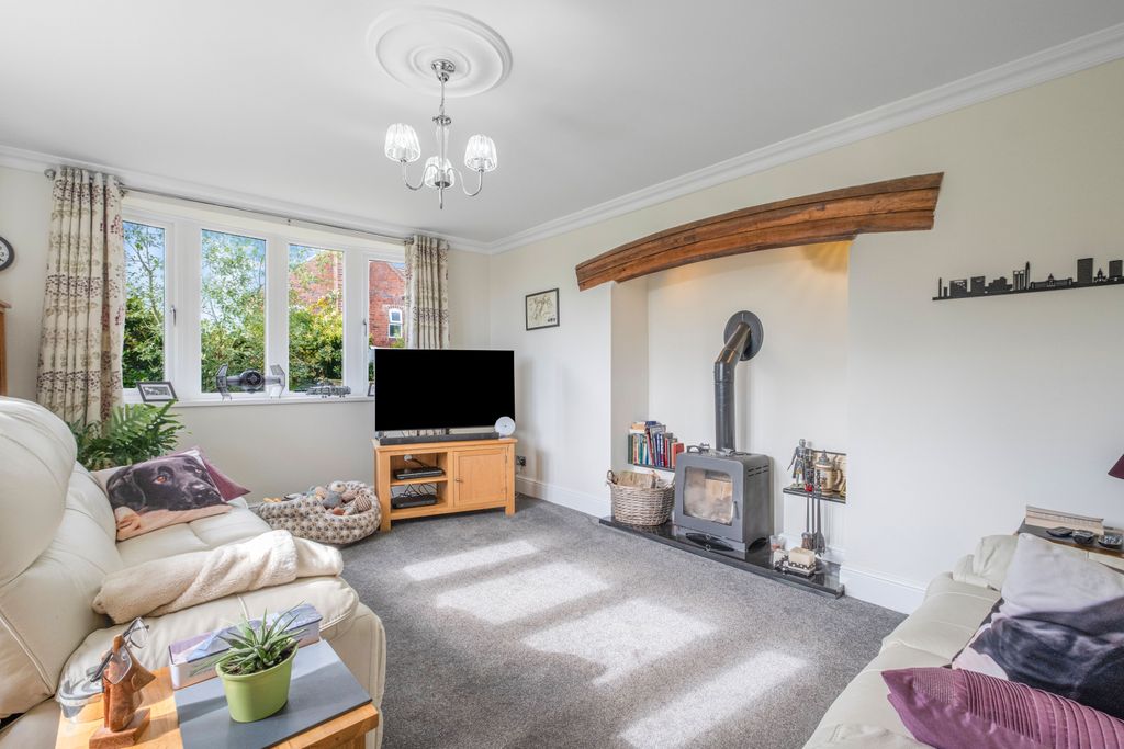 Property photo 3 of 27