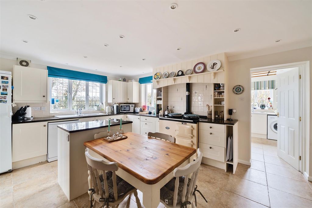 Property photo 3 of 34 Kitchen Breakfast Room