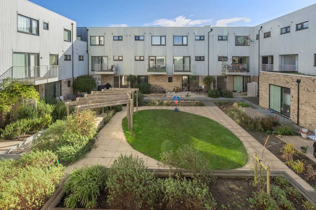 Property photo 3 of 23