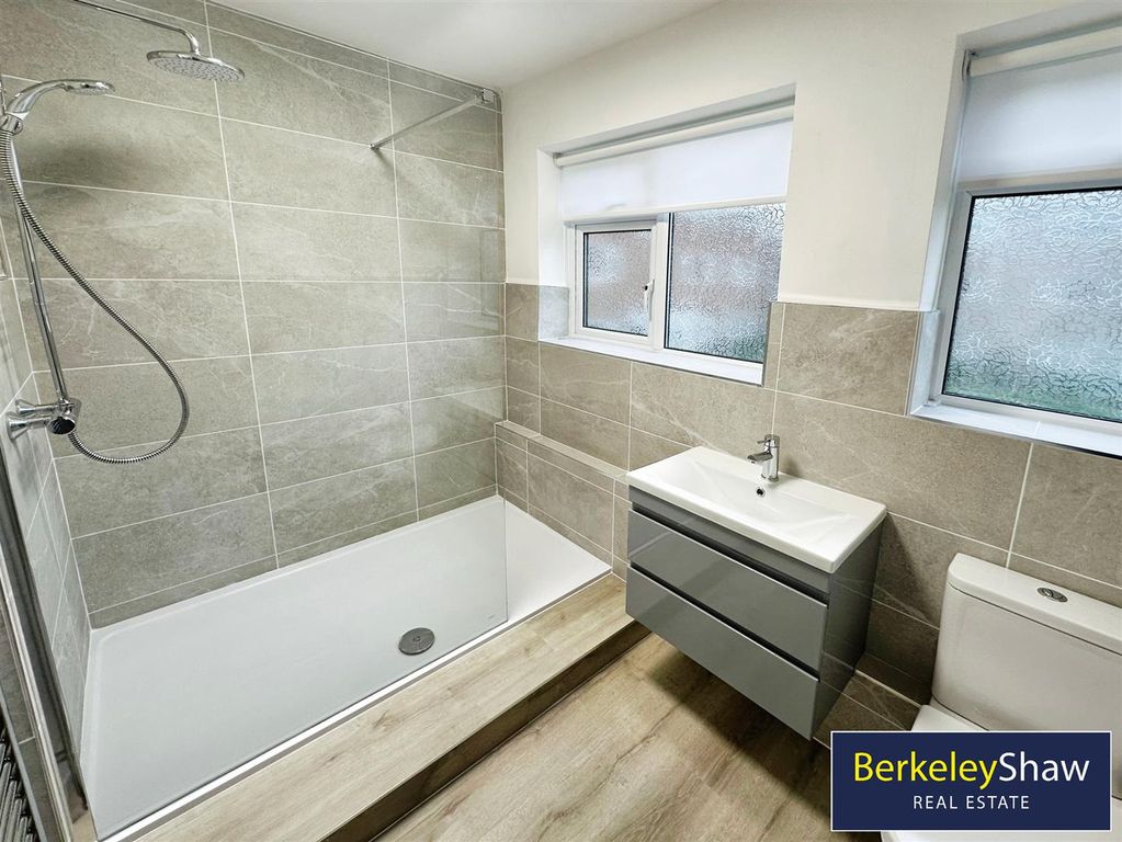 Property photo 3 of 15 Shower Room