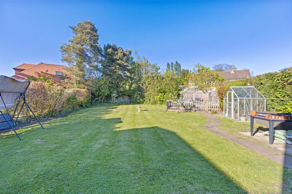Property photo 2 of 26