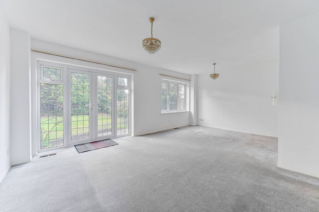 Property photo 3 of 20