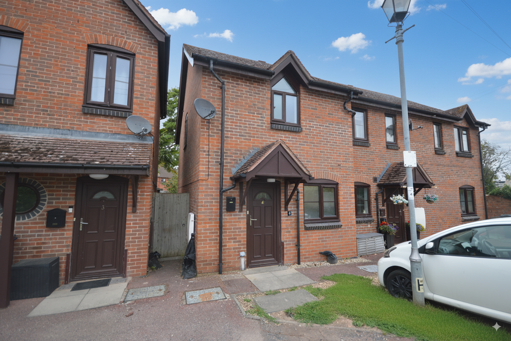 Property photo 1 of 10 Malt House Mews Front