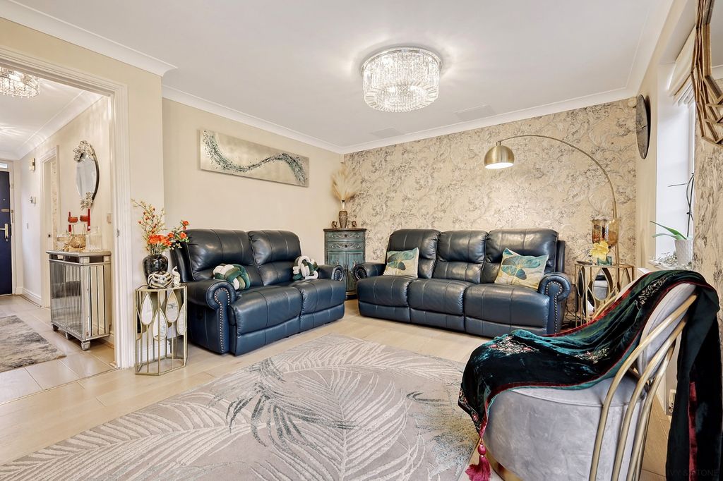 Property photo 3 of 19 3592893