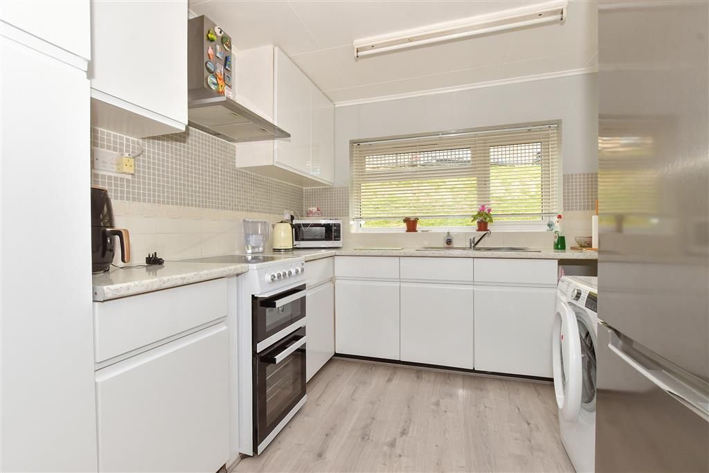 Property photo 1 of 9 Kitchen