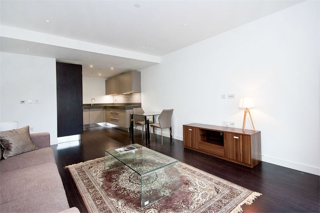 Property photo 3 of 8 Picture 3