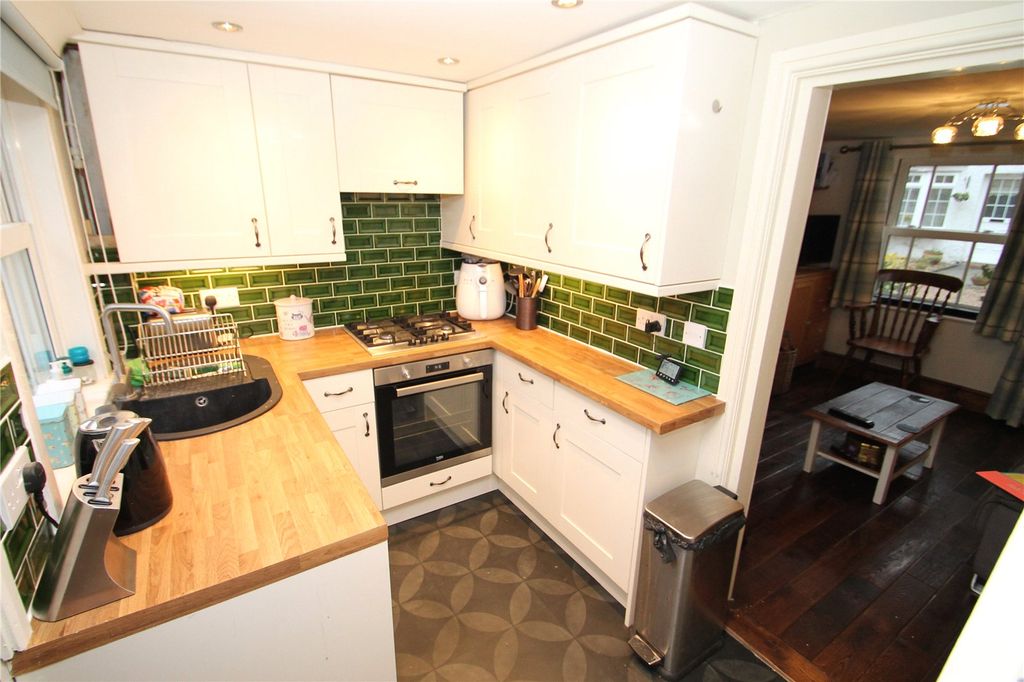 Property photo 2 of 8 Kitchen