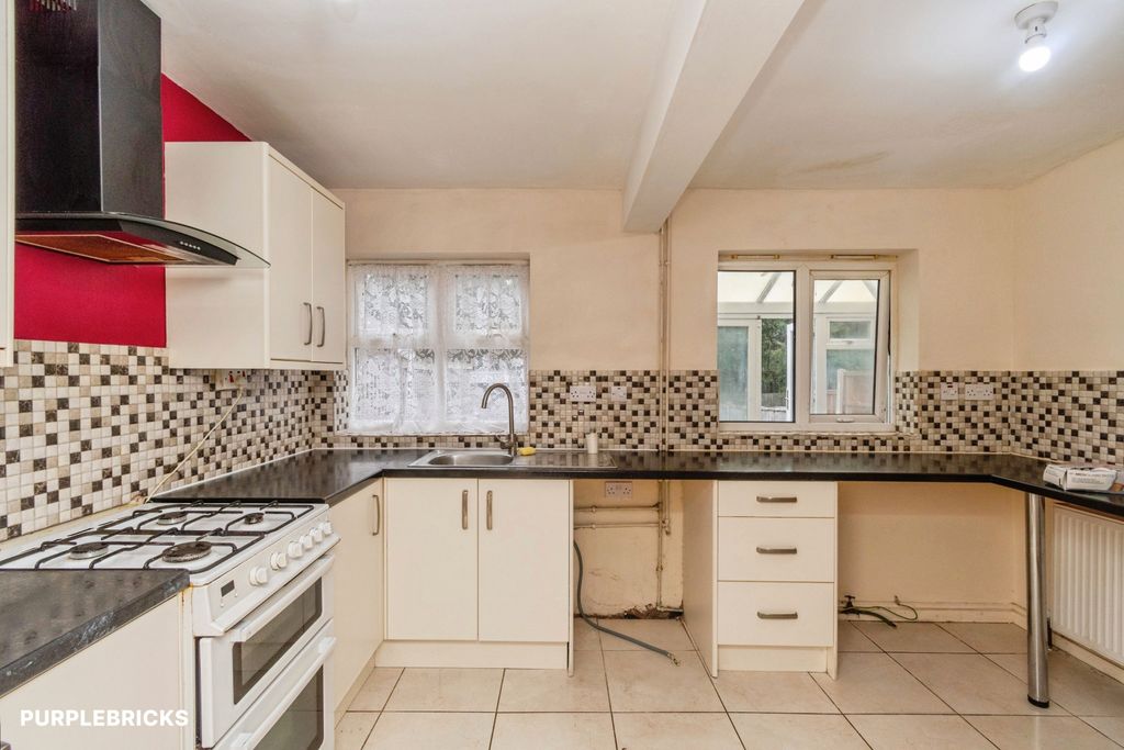 Property photo 2 of 29