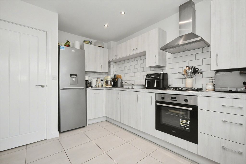 Property photo 3 of 14 Picture No. 11