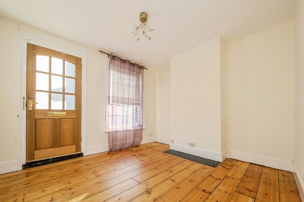 Property photo 2 of 22