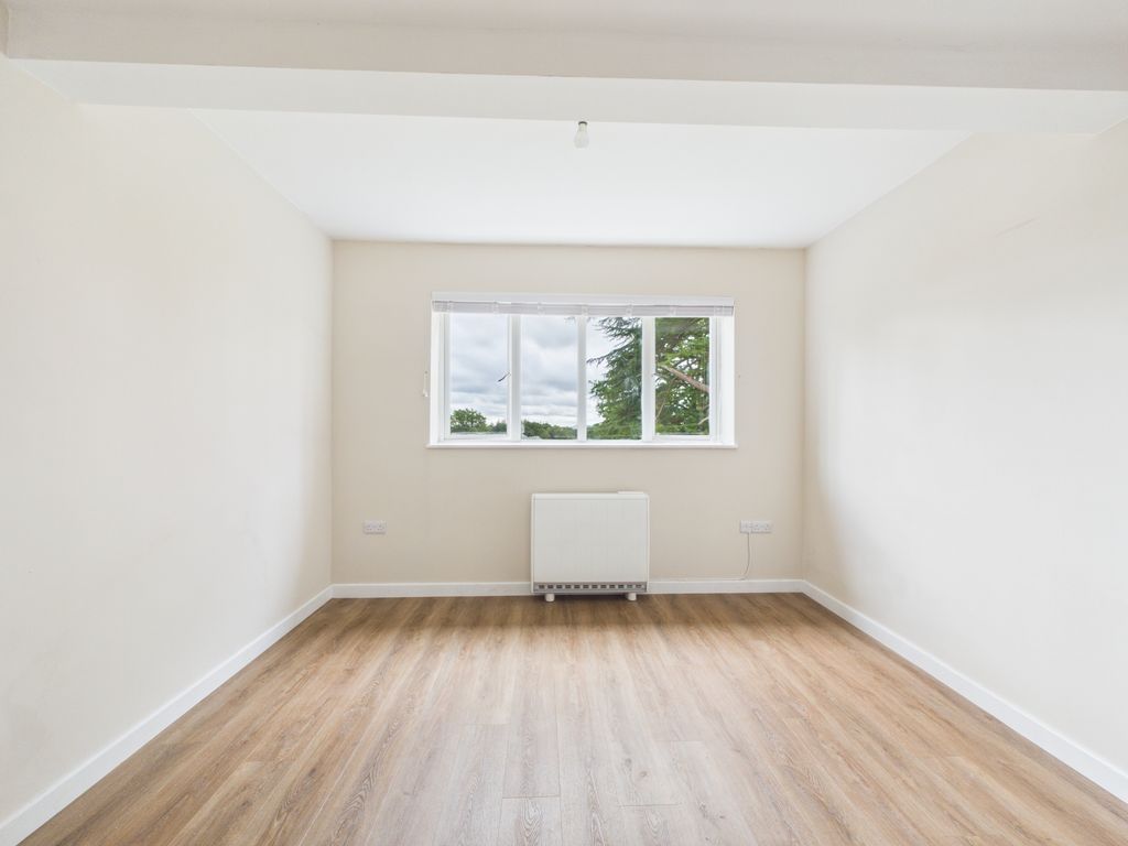 Property photo 3 of 7 Cam04018G0-Pr0643-Still005