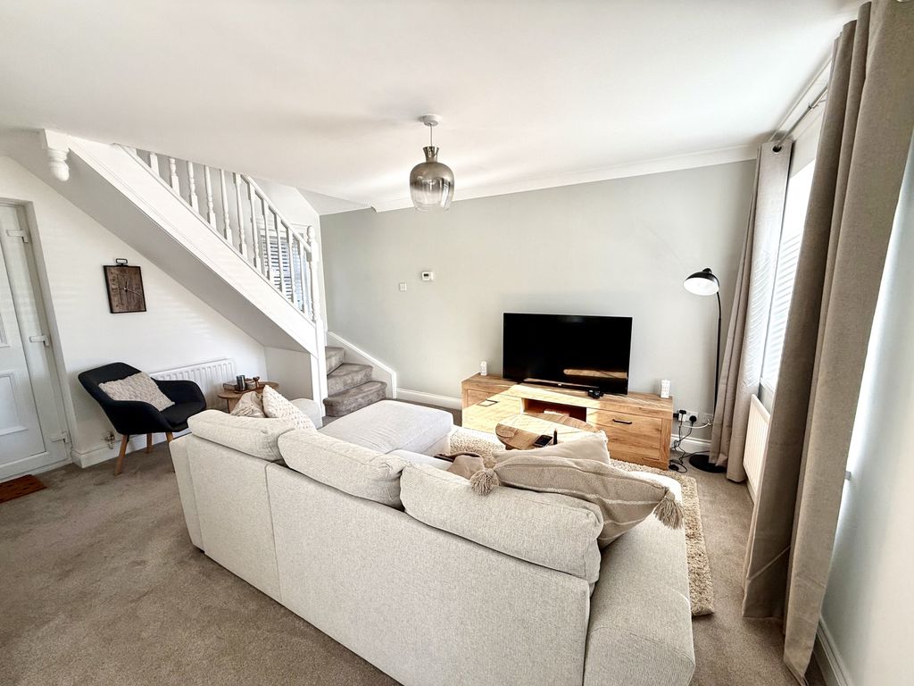 Property photo 3 of 10 Img_0505