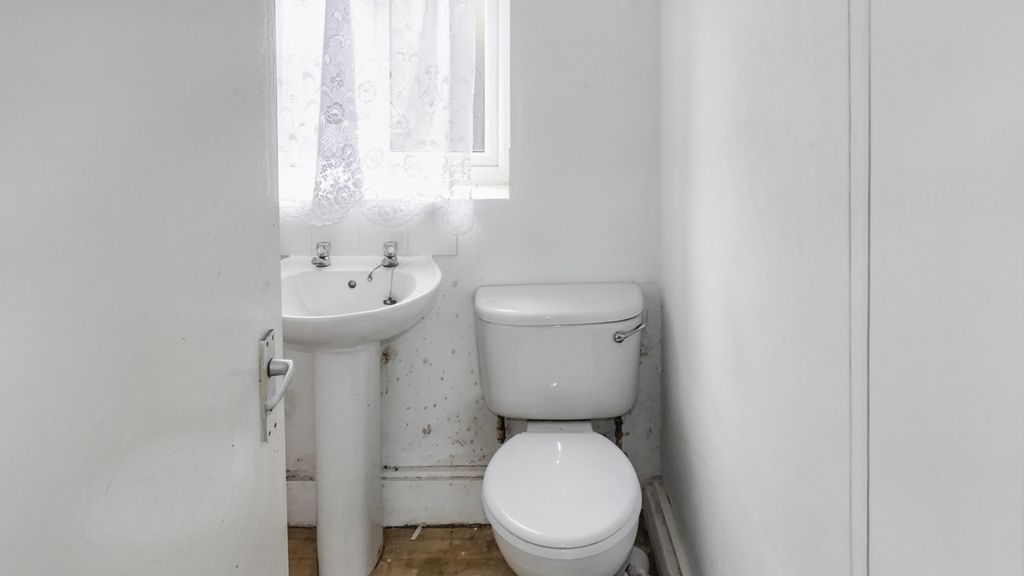 Property photo 3 of 11 399 Greenwood Avenue, Hull, East Yorkshire, Hu6 8Al