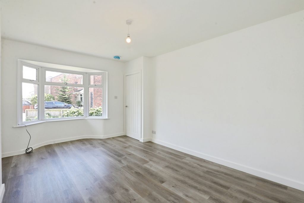 Property photo 2 of 16 Pbox-Img.Jpg
