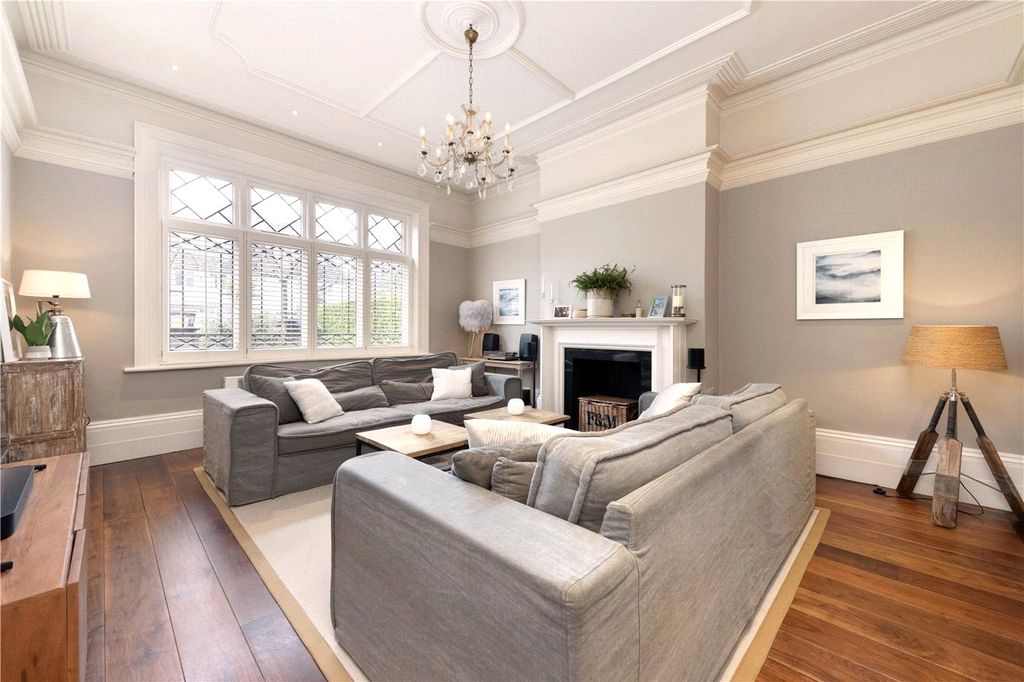 Property photo 2 of 16 Picture No. 11