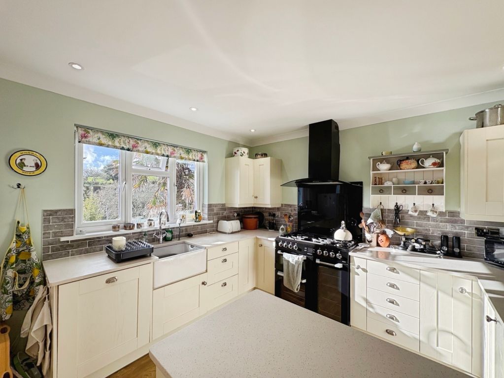 Property photo 3 of 34