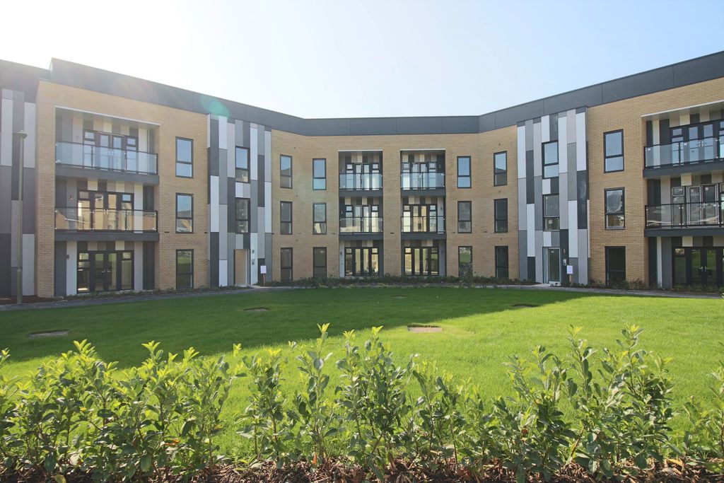 Property photo 1 of 8 85 Cashmere Drive Main