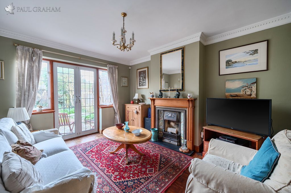 Property photo 2 of 19 9Fae89E1-664F-4704-A431-33d883d3408c