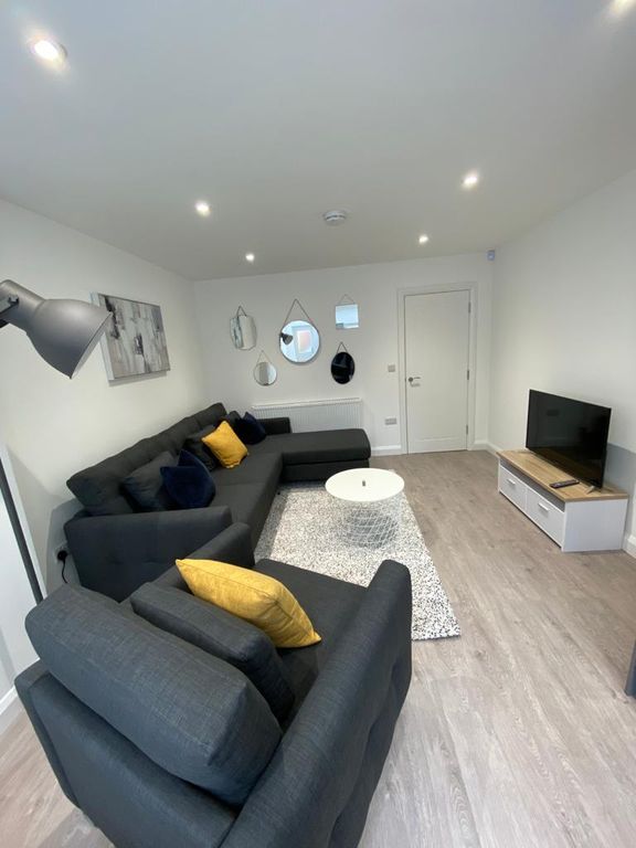Property photo 1 of 8 Lounge