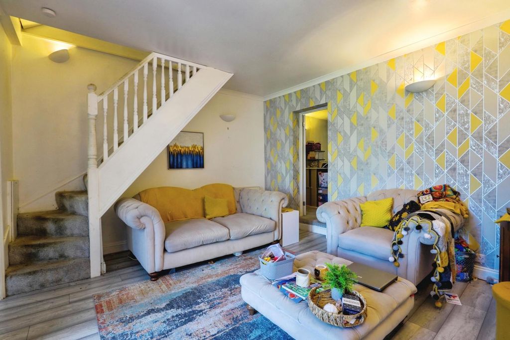 Property photo 3 of 17 Pbox-Img.Jpg