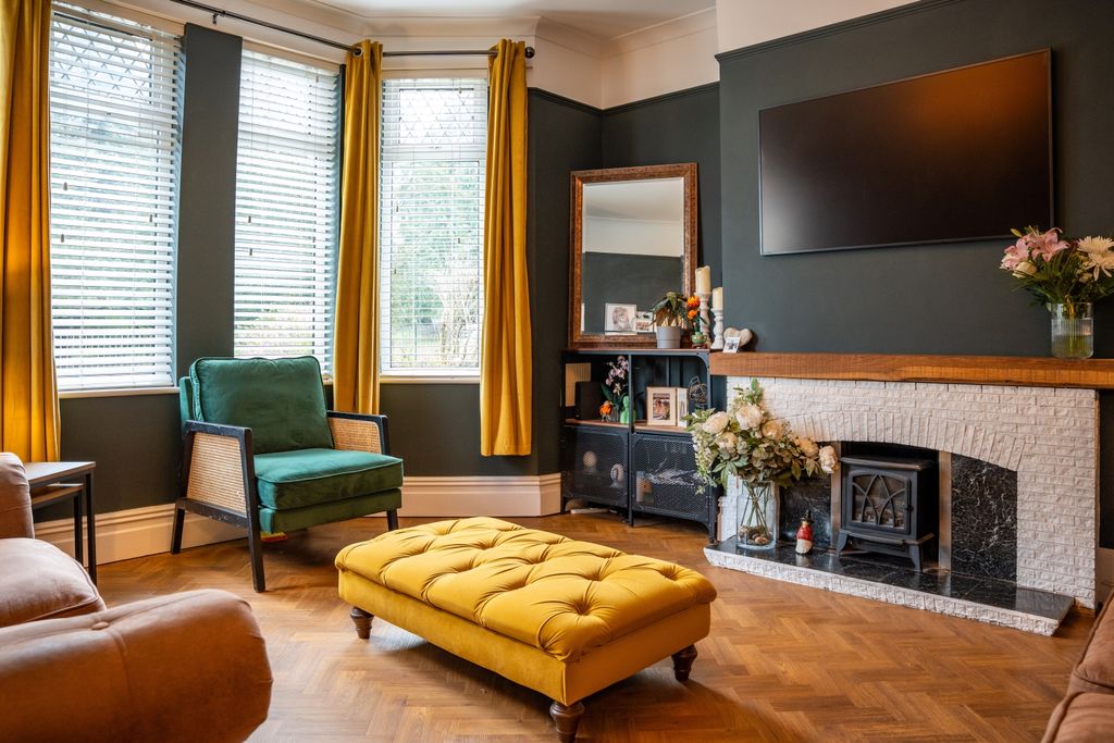 Property photo 2 of 18 Christchurch Road-6