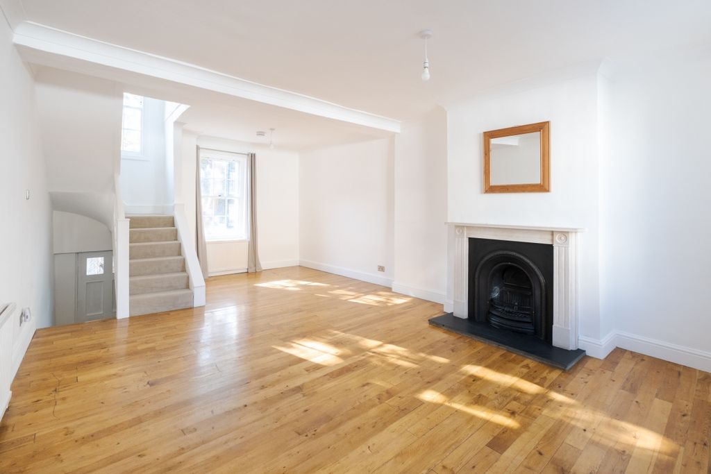 Property photo 1 of 15 Cloudesley Place
