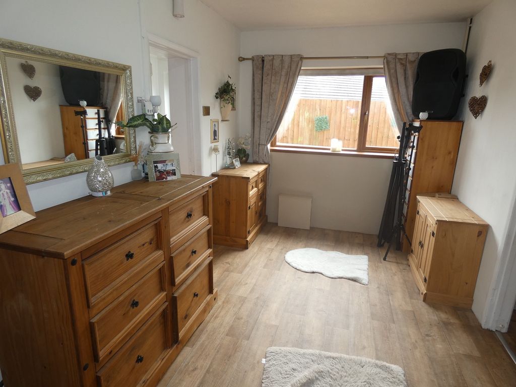 Property photo 3 of 14 Dining Room