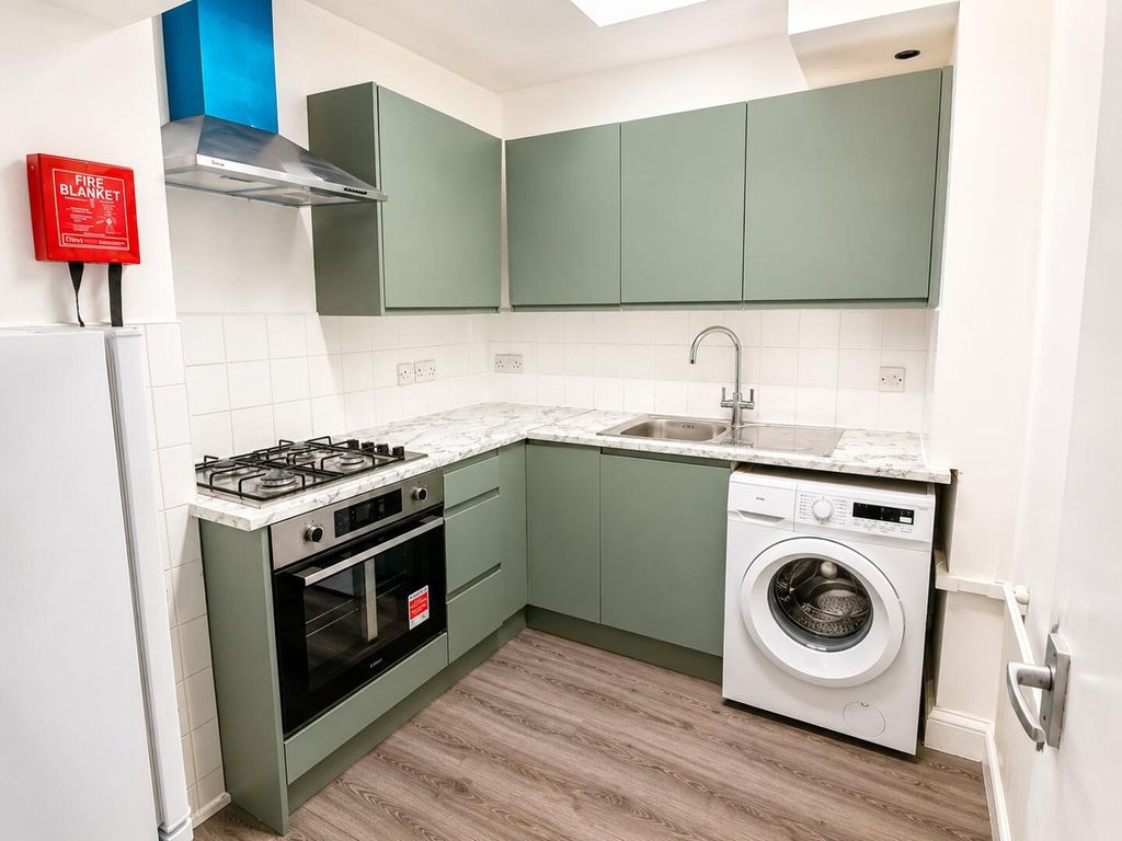 Property photo 1 of 6 Kitchen