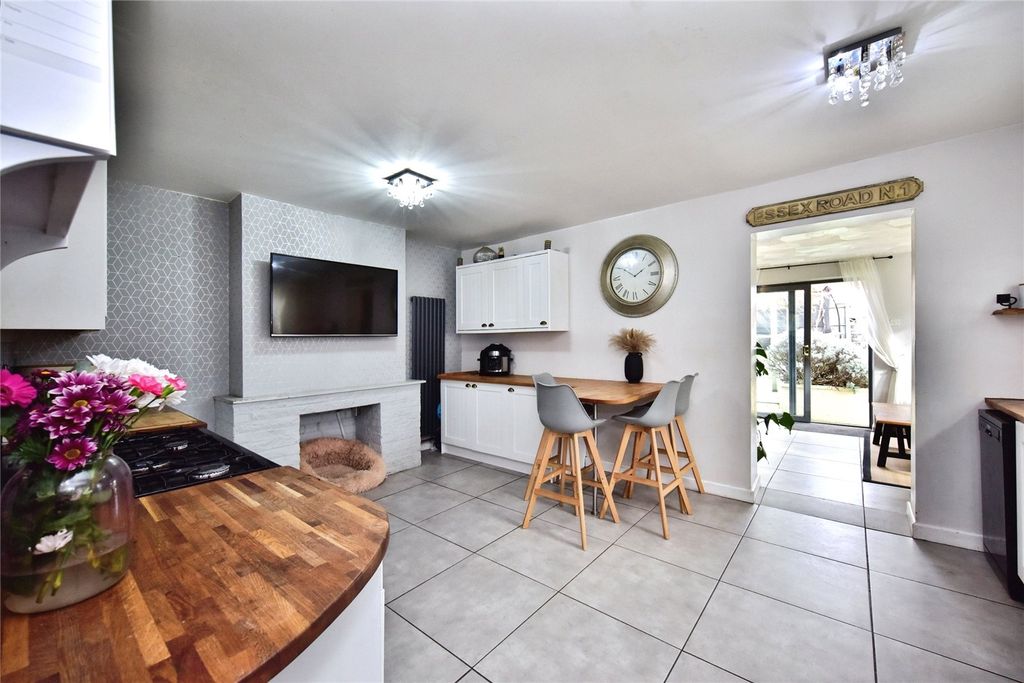 Property photo 3 of 26 Picture No. 24