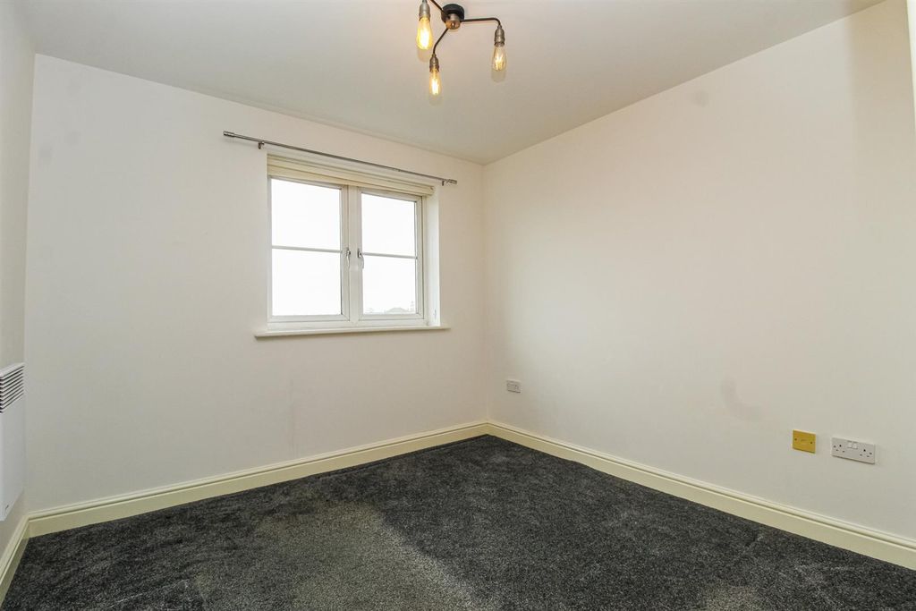 Property photo 3 of 10 Bedroom One