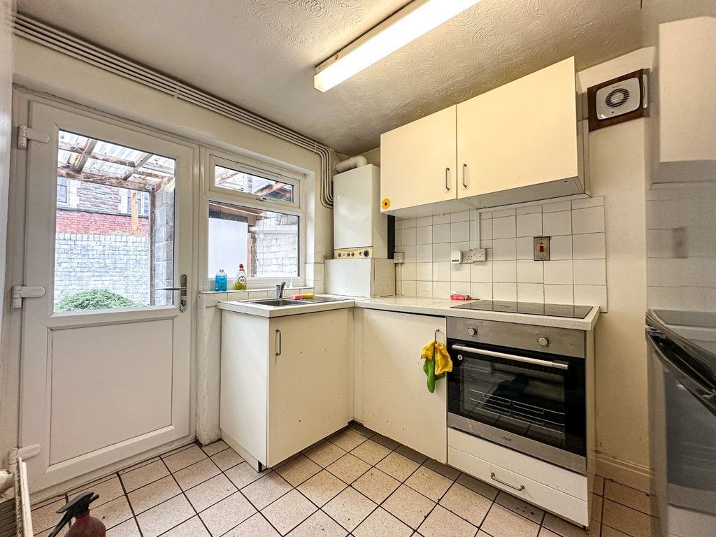 Property photo 3 of 11 4247342