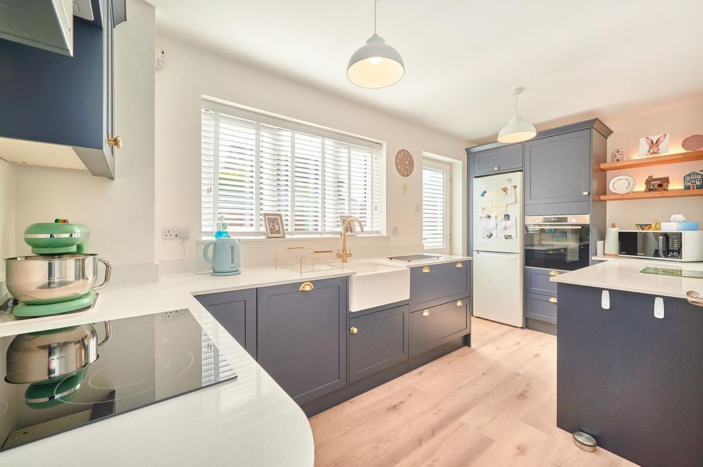 Property photo 2 of 24 Refitted Kitchen