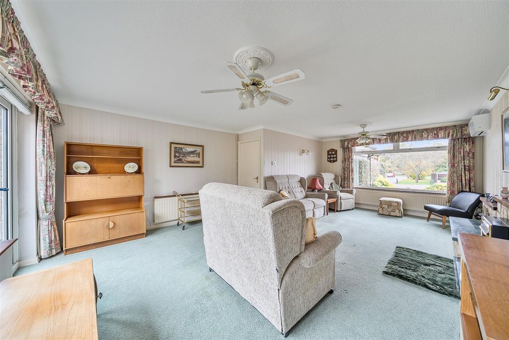 Property photo 3 of 18 1369754-11-68Efc2Eeaa583.Jpg