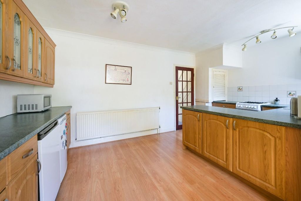 Property photo 3 of 14 Parklawn Avenue