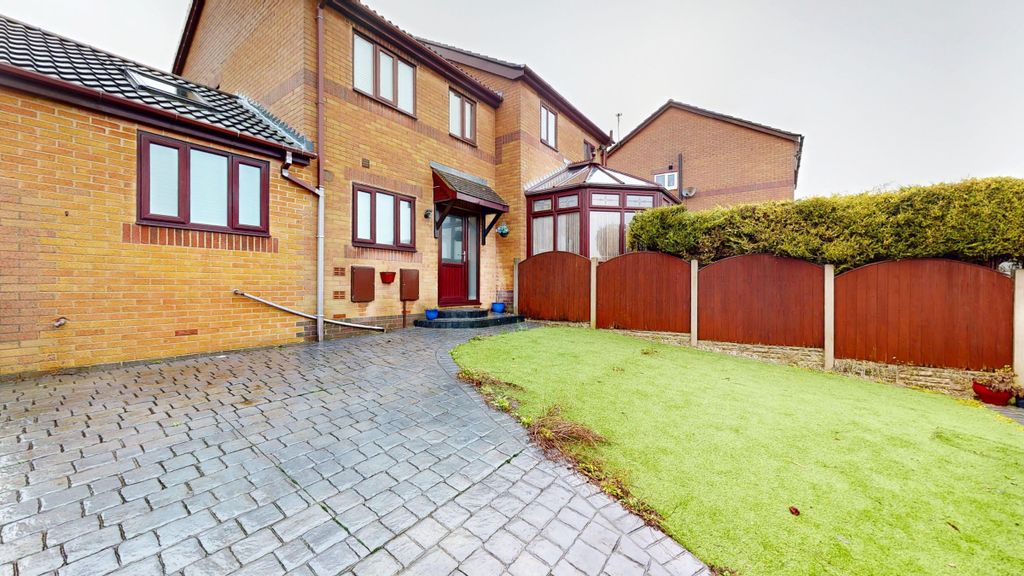 Property photo 2 of 16