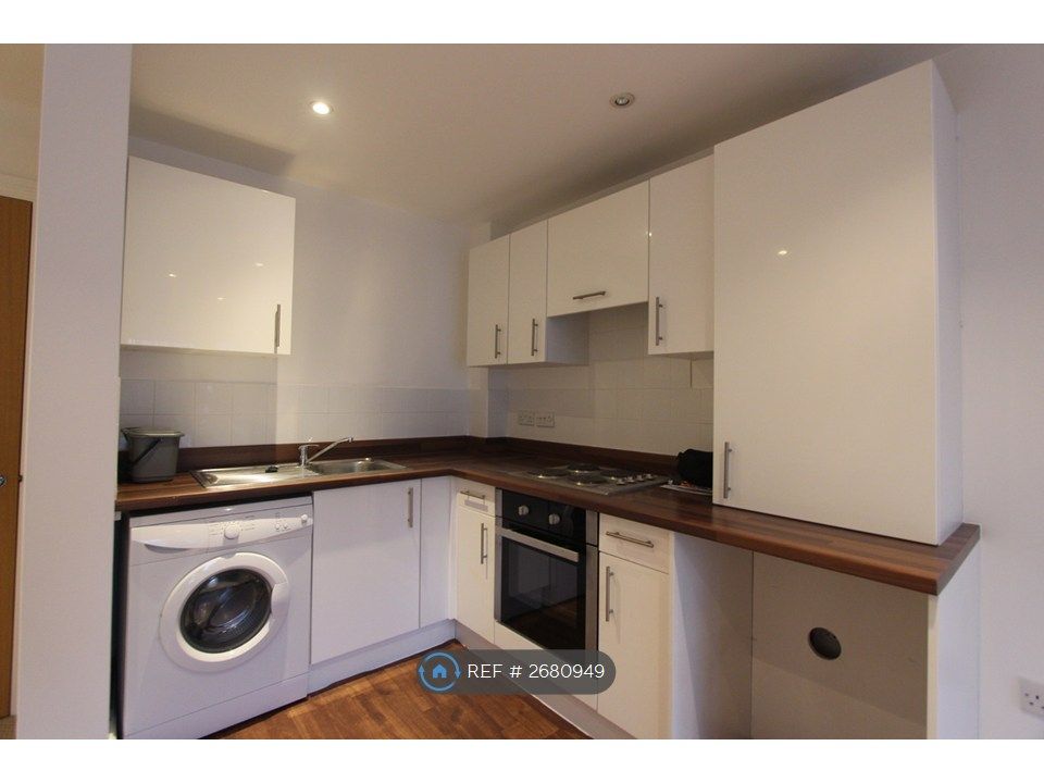 Property photo 3 of 6 Kitchen