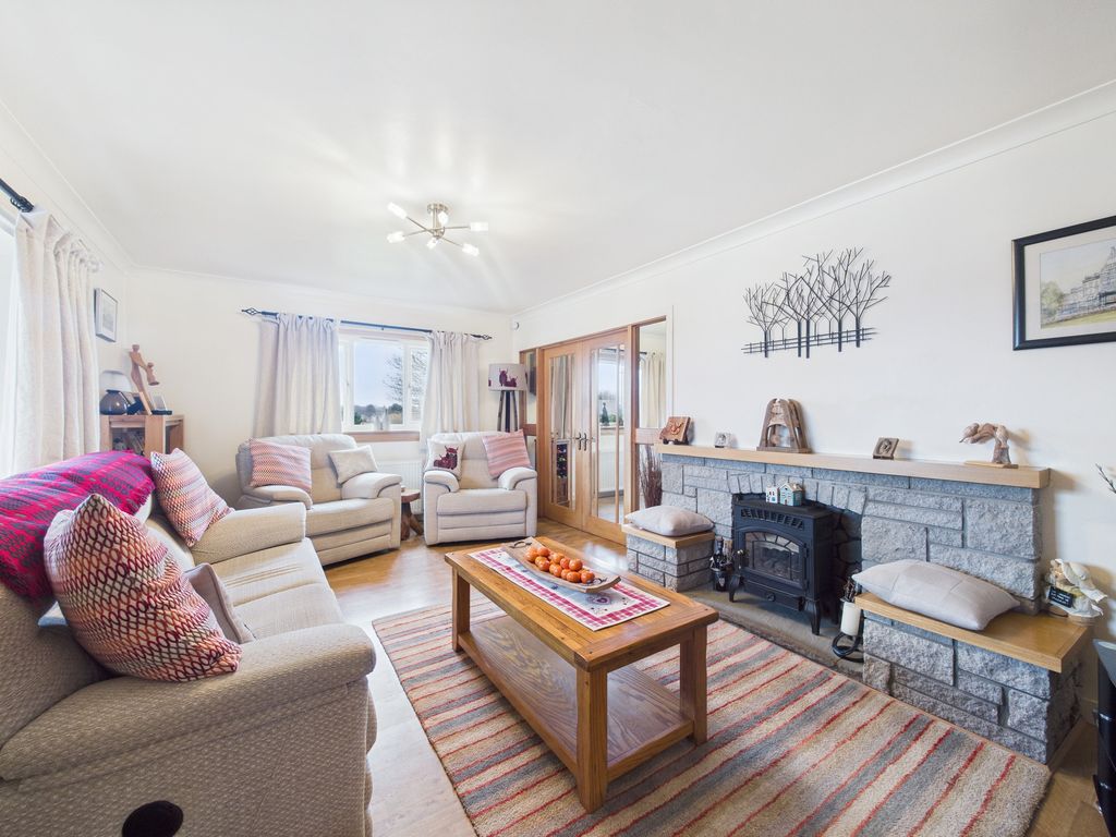 Property photo 2 of 28