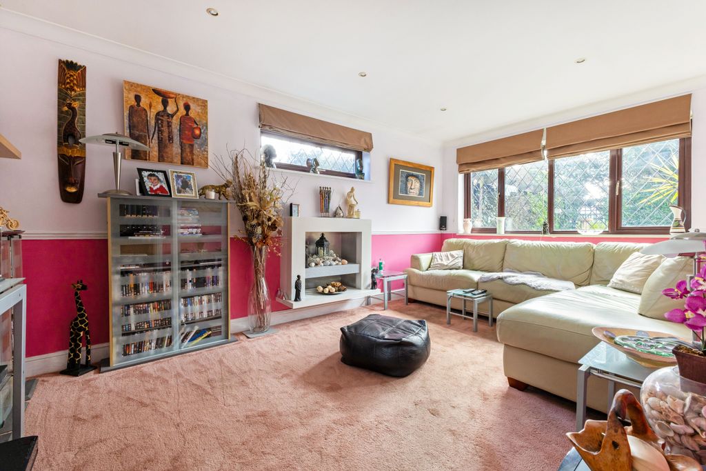 Property photo 2 of 13