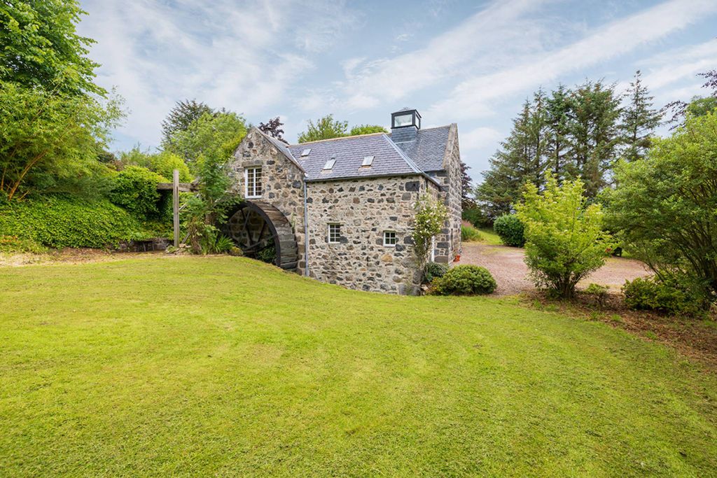 Property photo 1 of 30