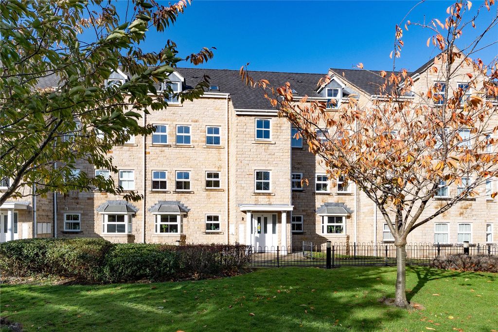 Property photo 1 of 12 Front