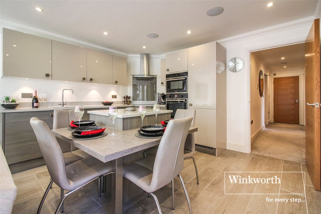 Property photo 2 of 16 Picture No. 10