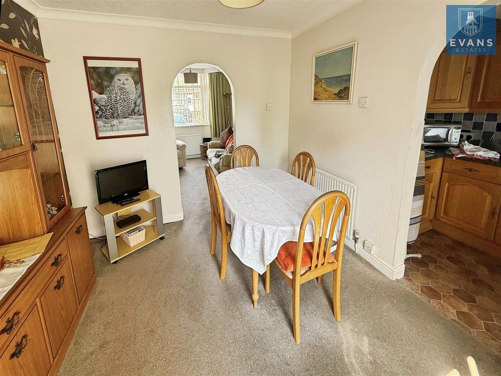 Property photo 2 of 13 Dining Room
