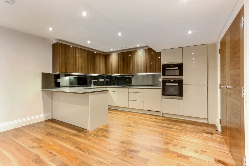 Property photo 3 of 16 Flat 9, 77 Muswel...