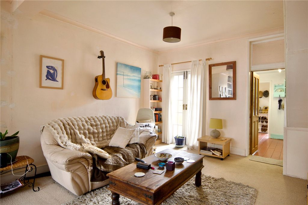 Property photo 2 of 11 Picture No. 12