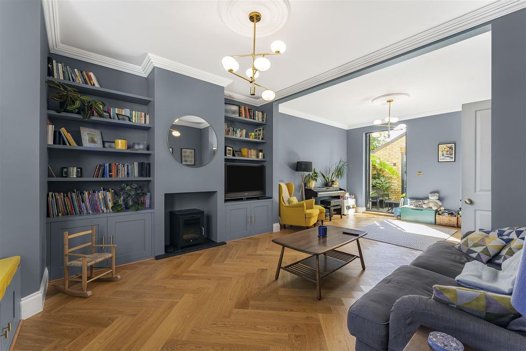 Property photo 2 of 47 2