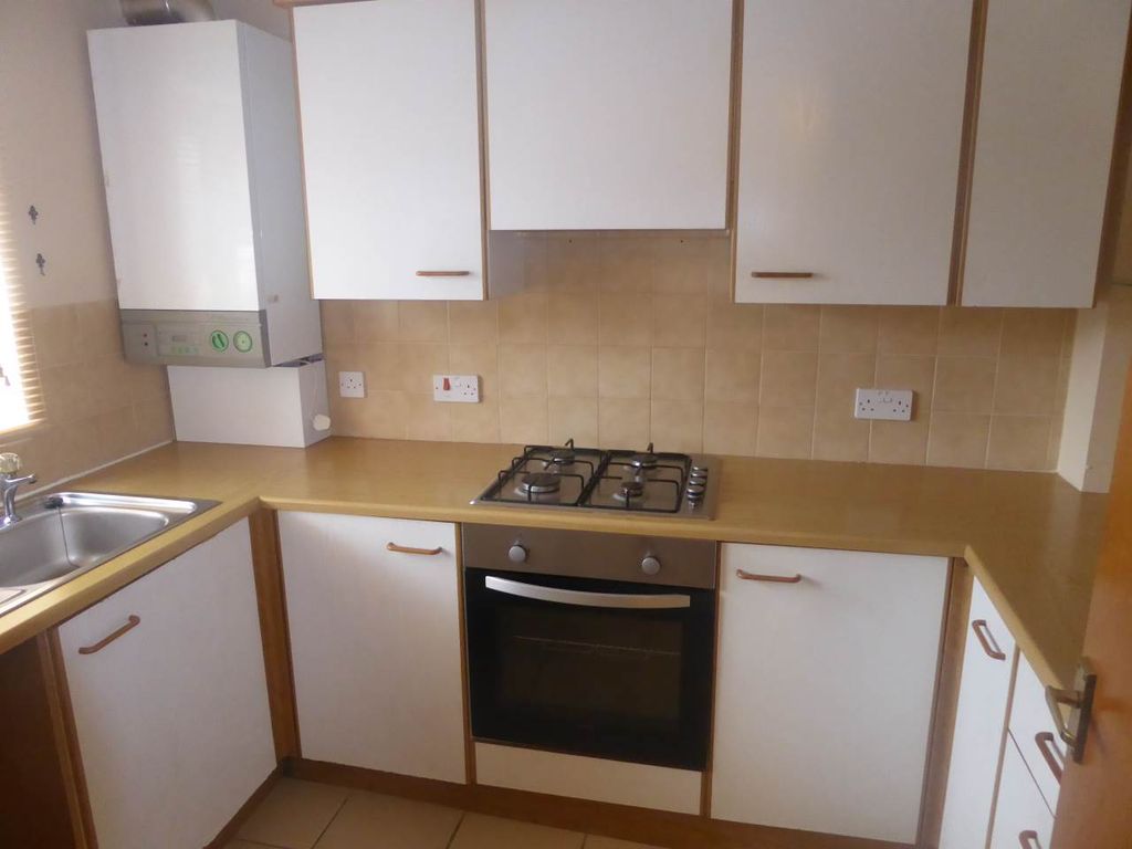 Property photo 3 of 7 Kitchen