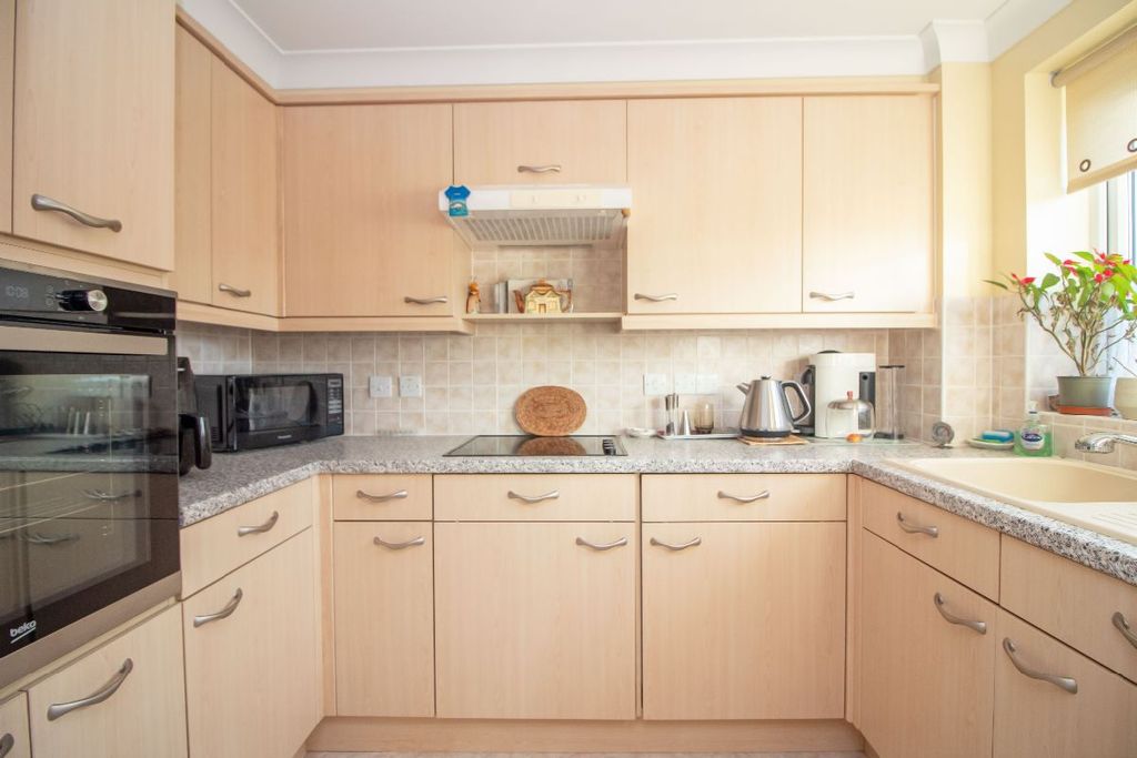 Property photo 3 of 21