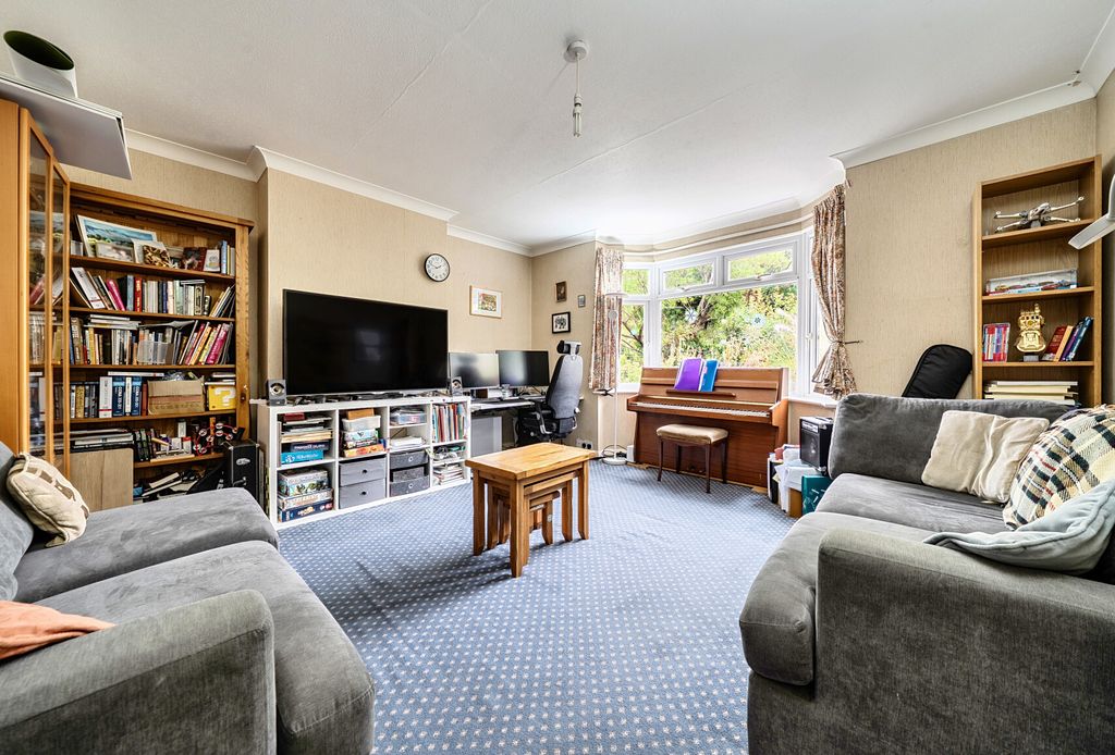 Property photo 3 of 18 Sitting Room