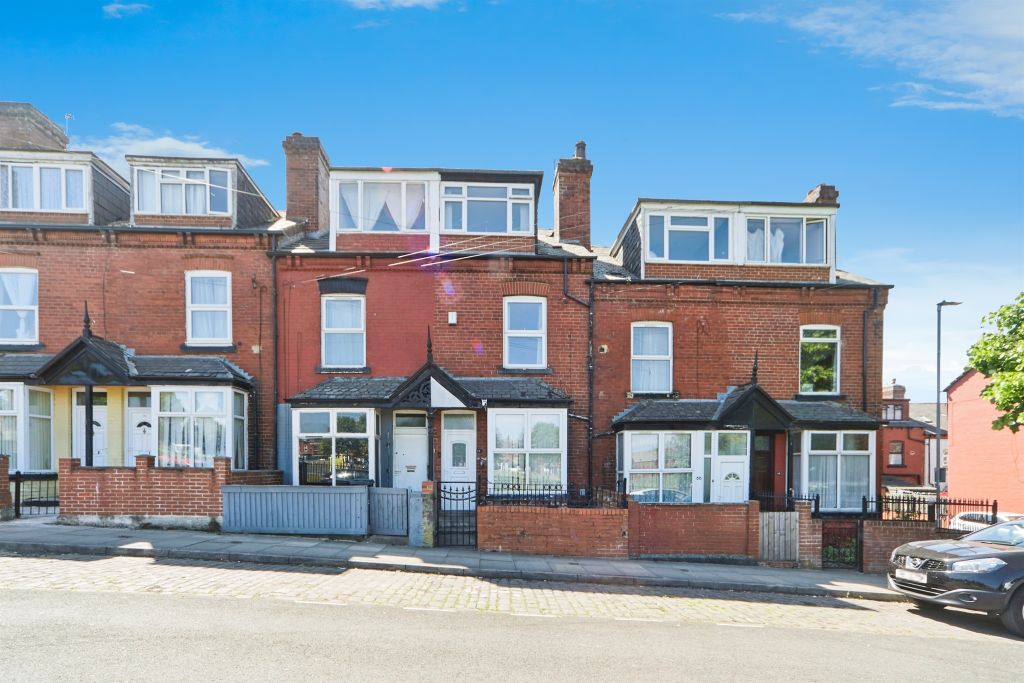 Property photo 1 of 17