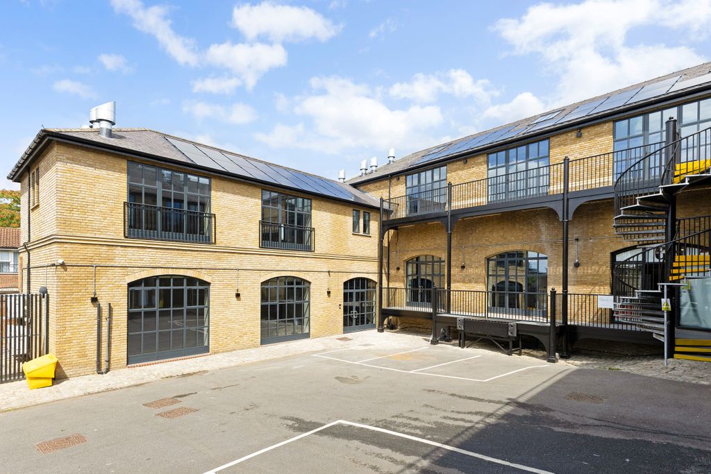 Property photo 1 of 5